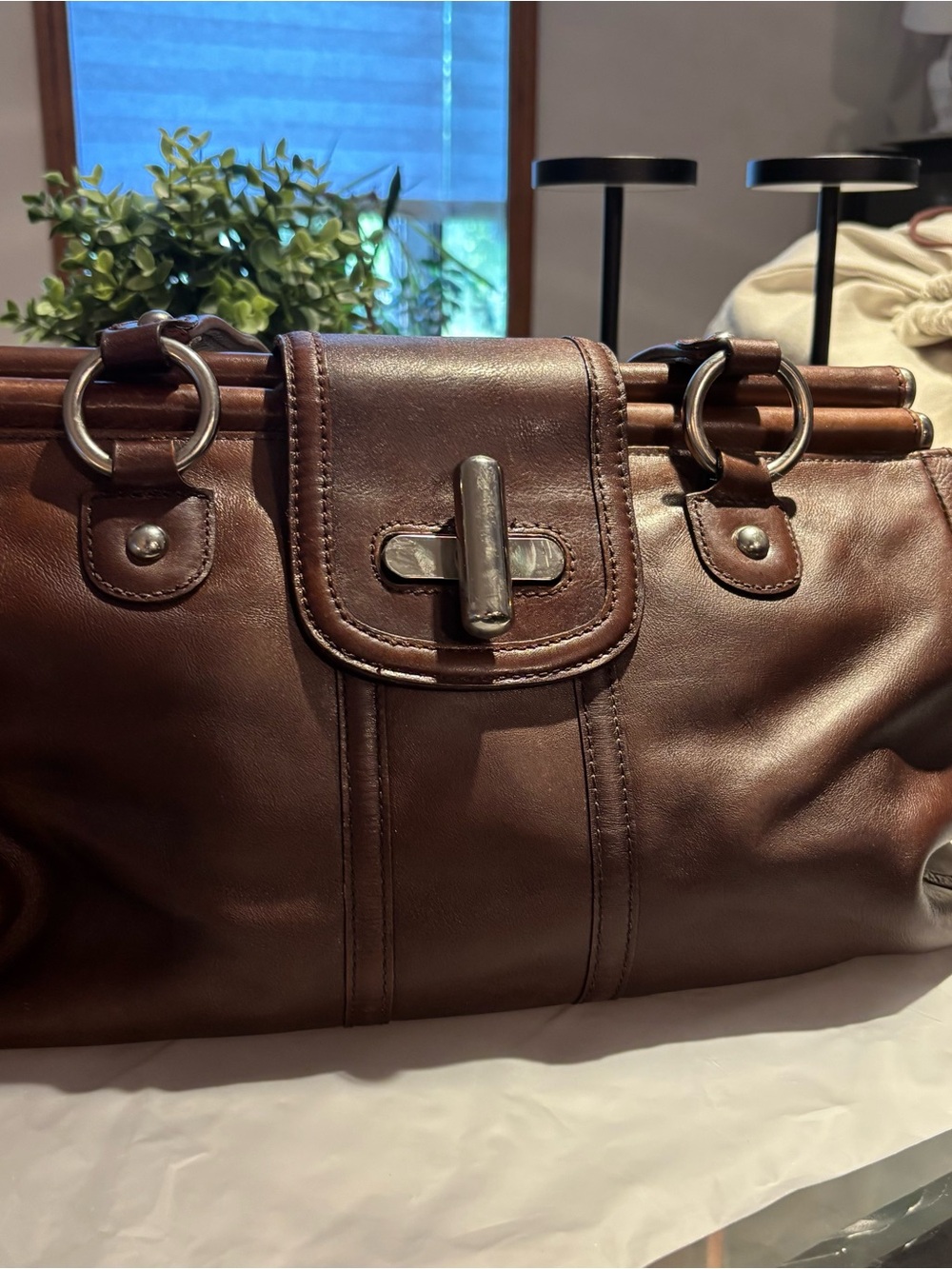 Classic  Large Brown Leather Shoulder Bag with Turn-Lock Detail